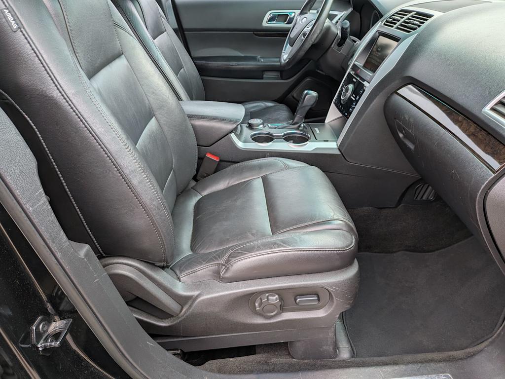 Thumbnail: 2015 Ford Explorer - 9
