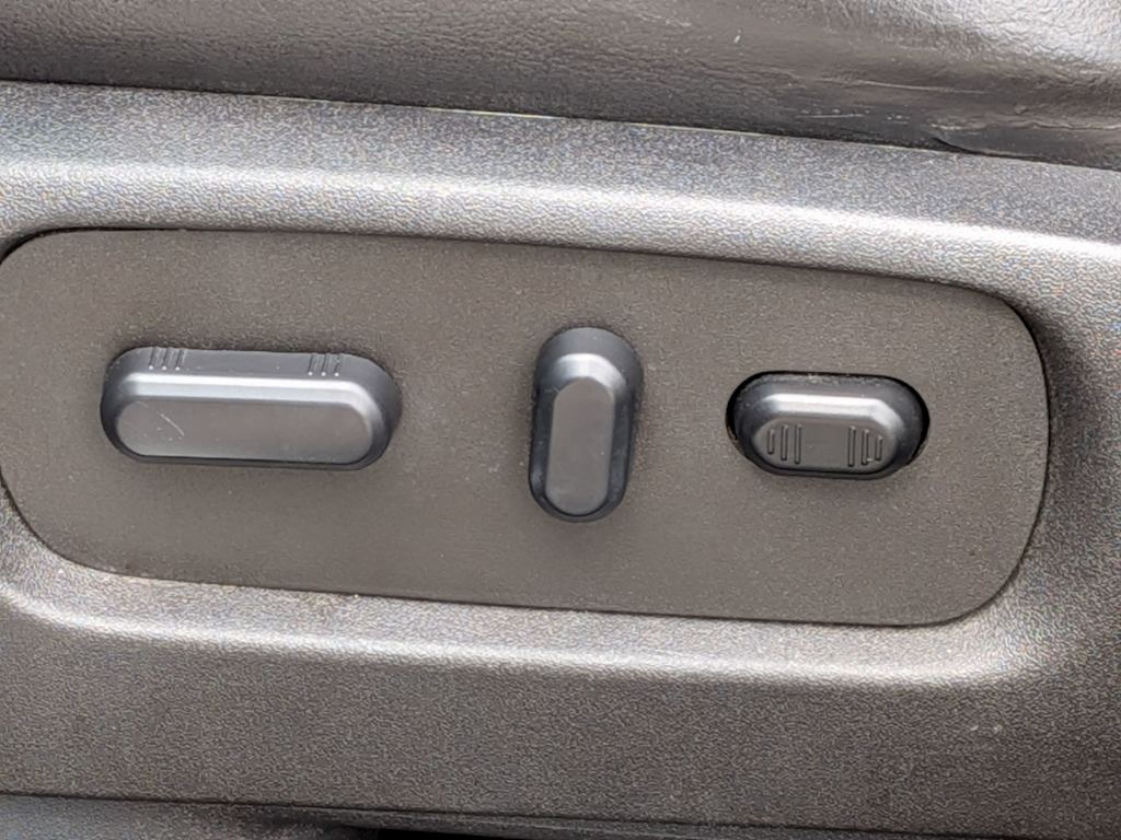 Thumbnail: 2015 Ford Explorer - 24