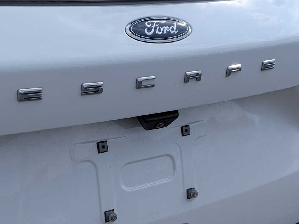 Thumbnail: 2022 Ford Escape - 6