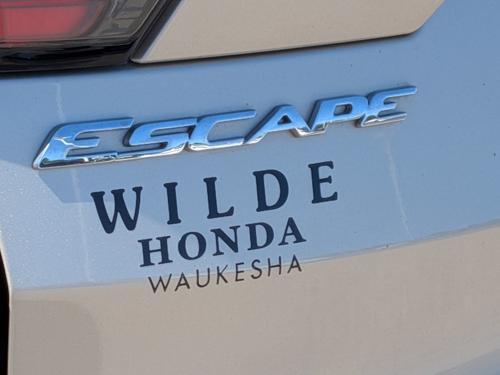Thumbnail: 2017 Ford Escape - 6