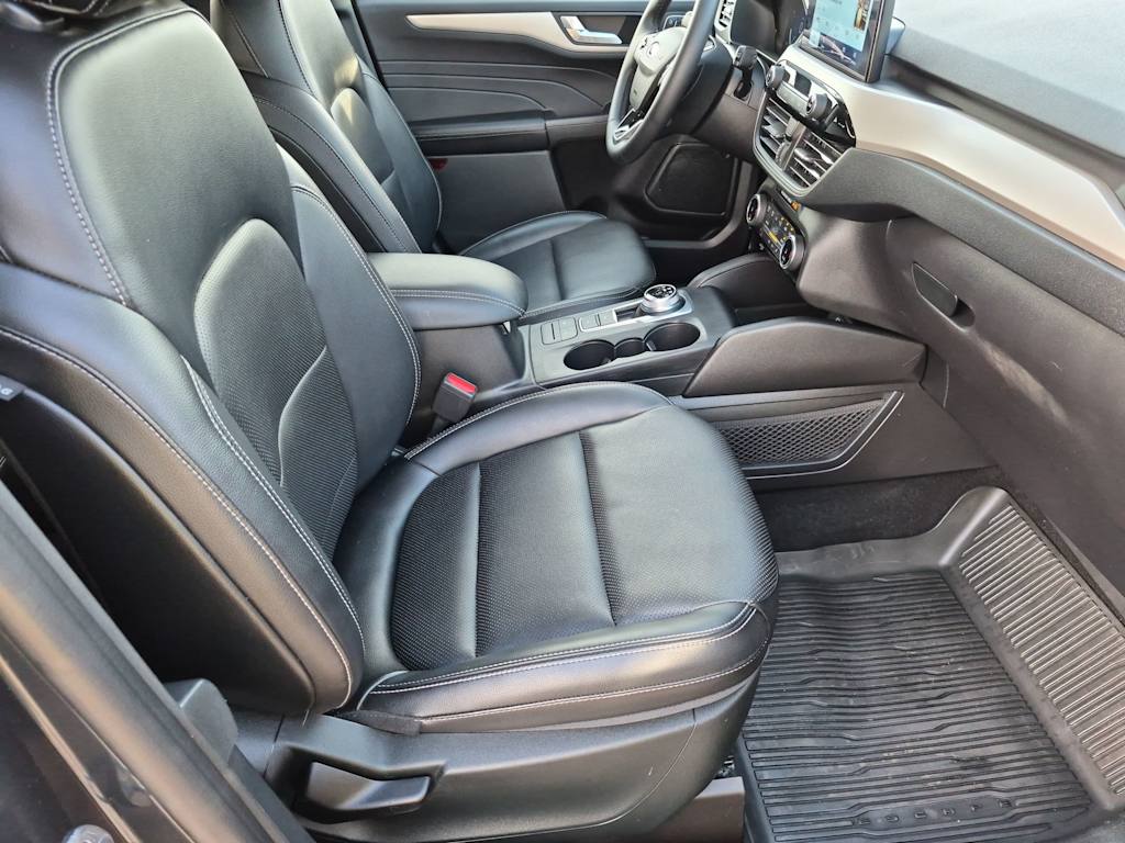 Thumbnail: 2022 Ford Escape - 11