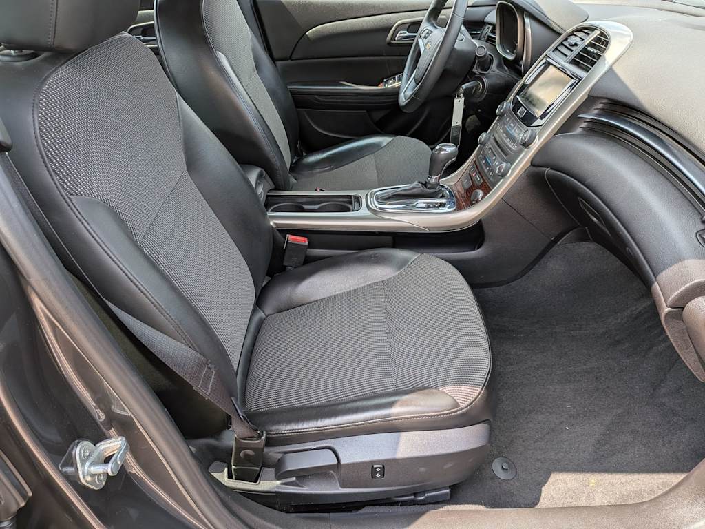 Thumbnail: 2013 Chevrolet Malibu - 10