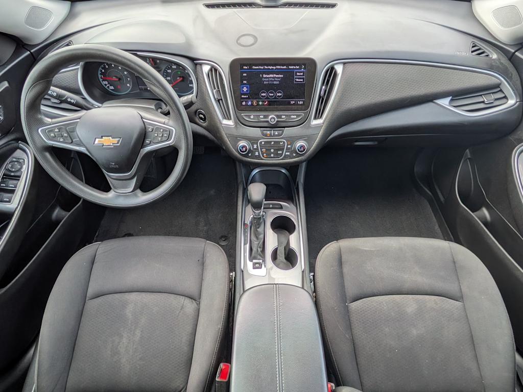 Thumbnail: 2022 Chevrolet Malibu - 8