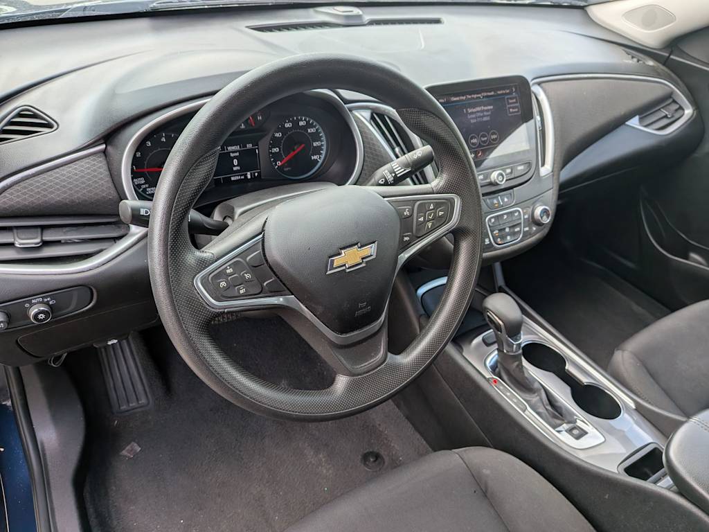 Thumbnail: 2022 Chevrolet Malibu - 2