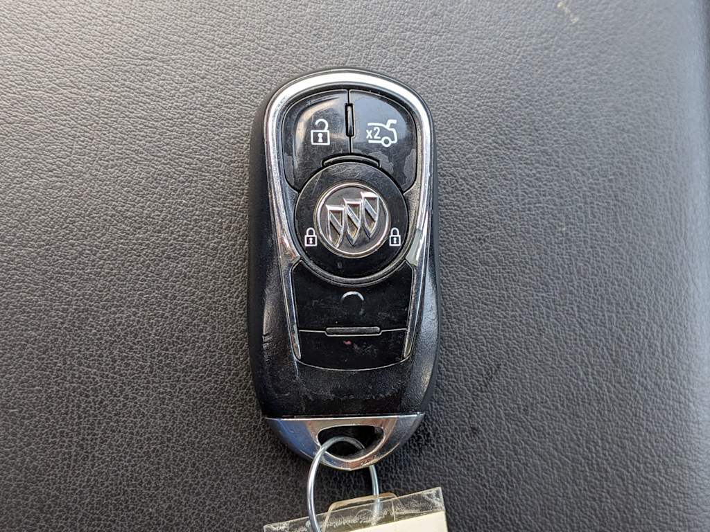 Thumbnail: 2017 Buick LaCrosse - 17