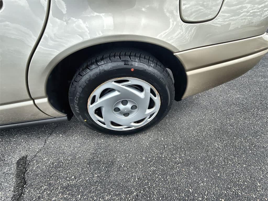 2001 Saturn S-Series SL 5