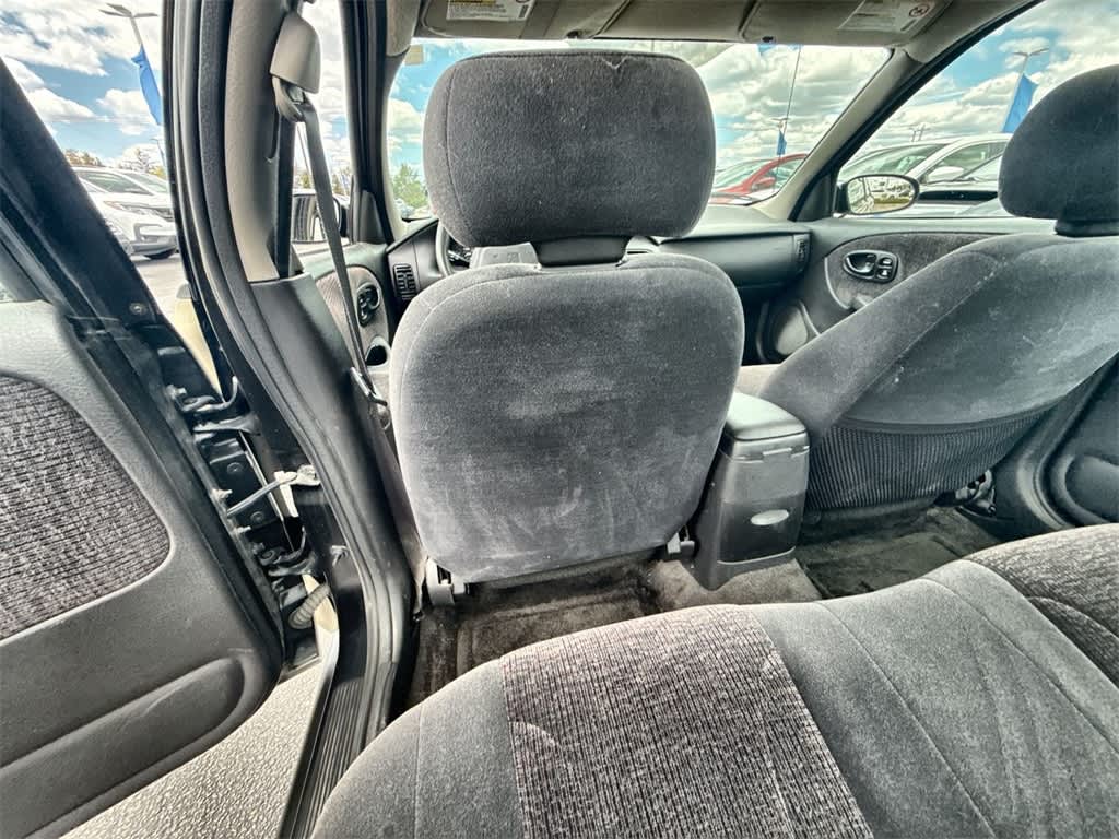 2001 Saturn S-Series SL 21