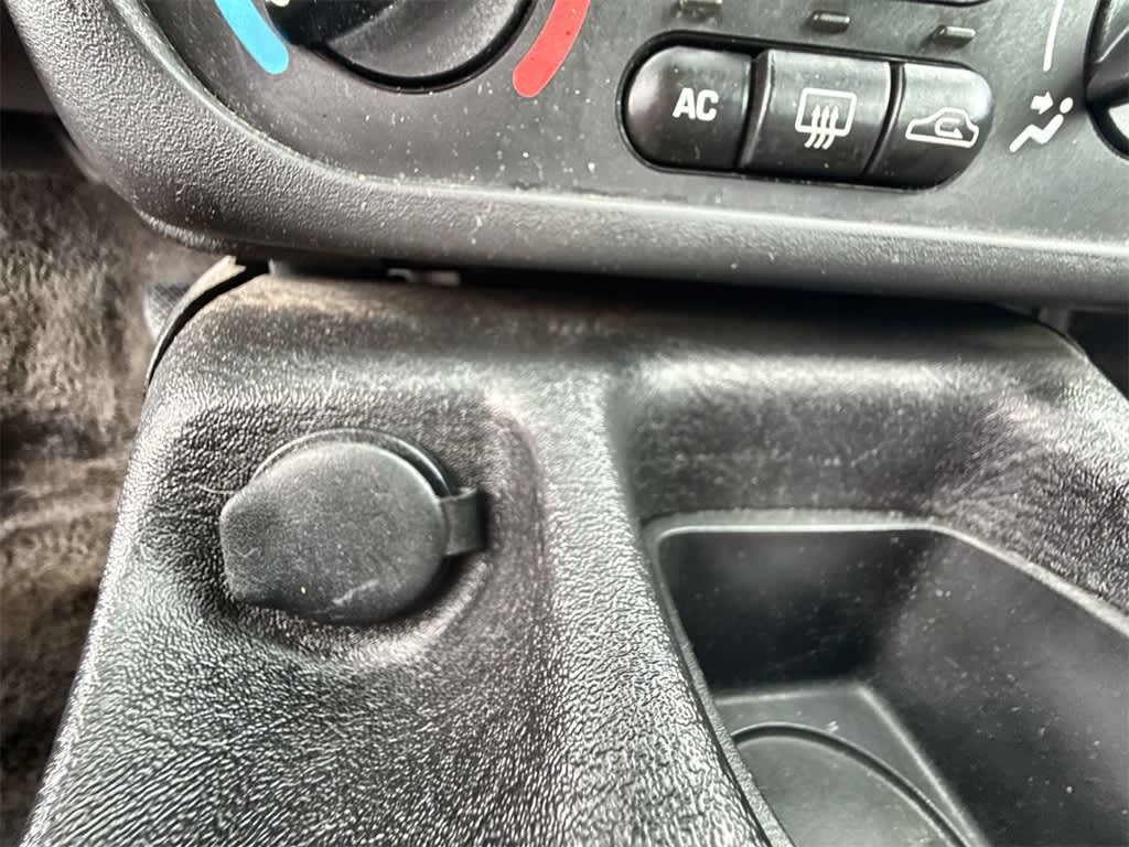 2001 Saturn S-Series SL 27