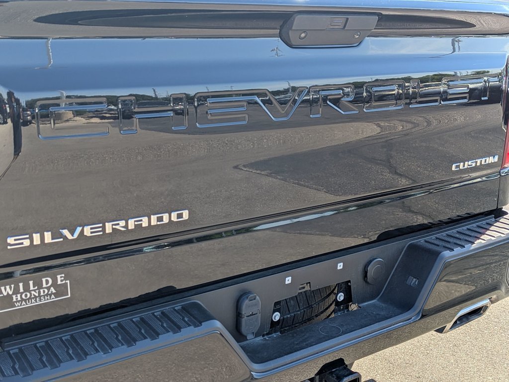 Thumbnail: 2021 Chevrolet Silverado 1500 - 23