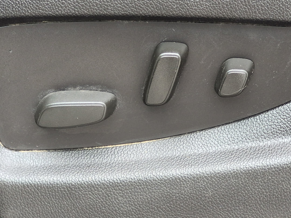 Thumbnail: 2015 Chevrolet Silverado 1500 - 23