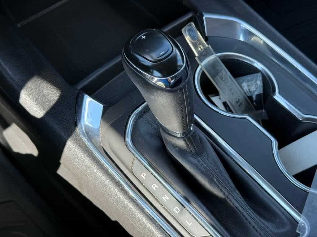 Thumbnail: 2018 Chevrolet Traverse - 12