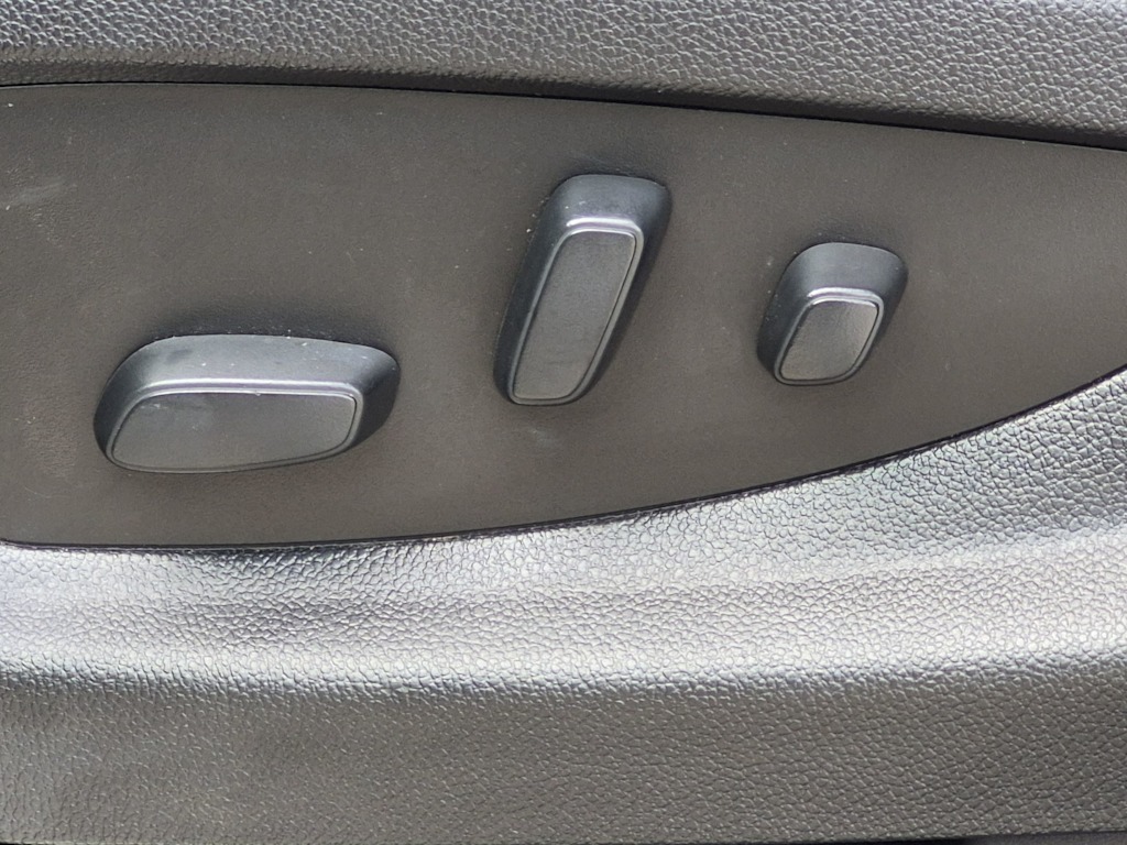 Thumbnail: 2020 Chevrolet Suburban - 25