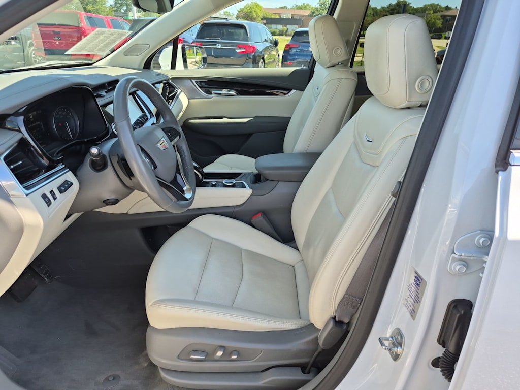 Thumbnail: 2025 Cadillac XT6 - 10