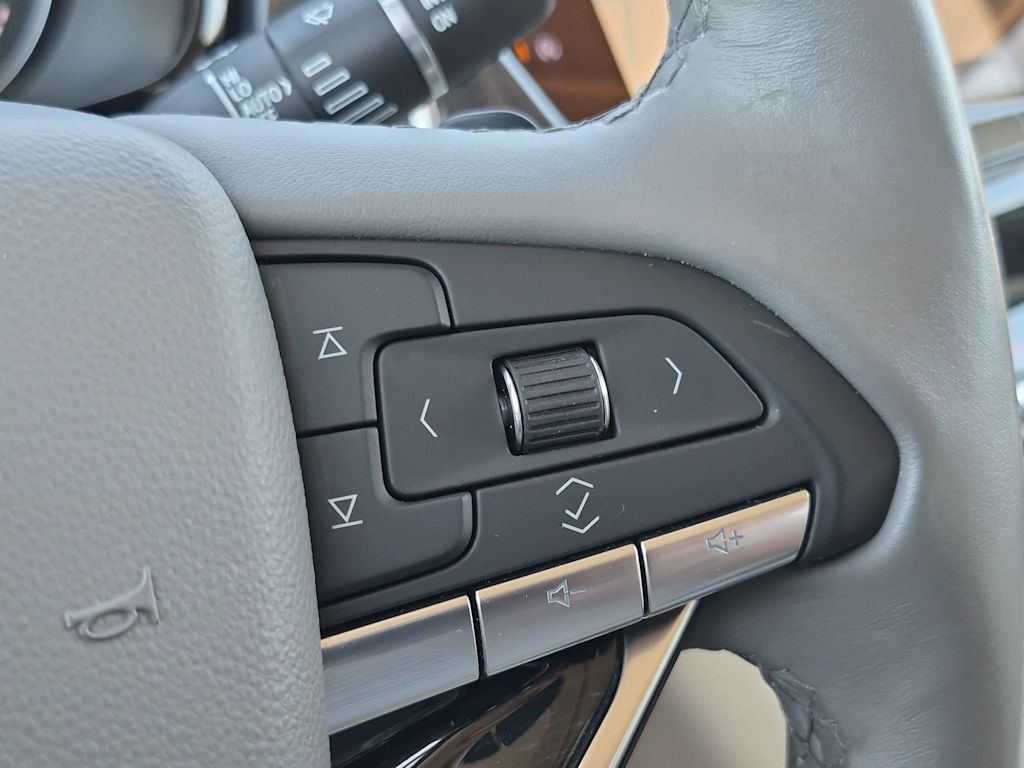 Thumbnail: 2025 Cadillac XT6 - 33