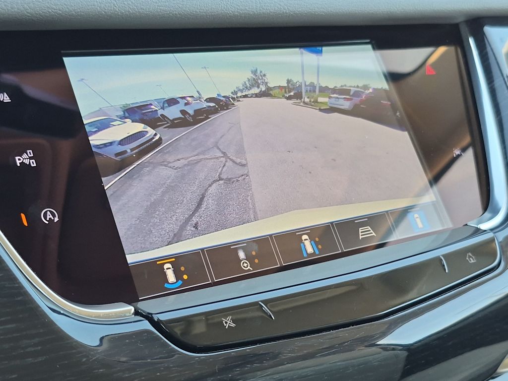 Thumbnail: 2025 Cadillac XT6 - 36