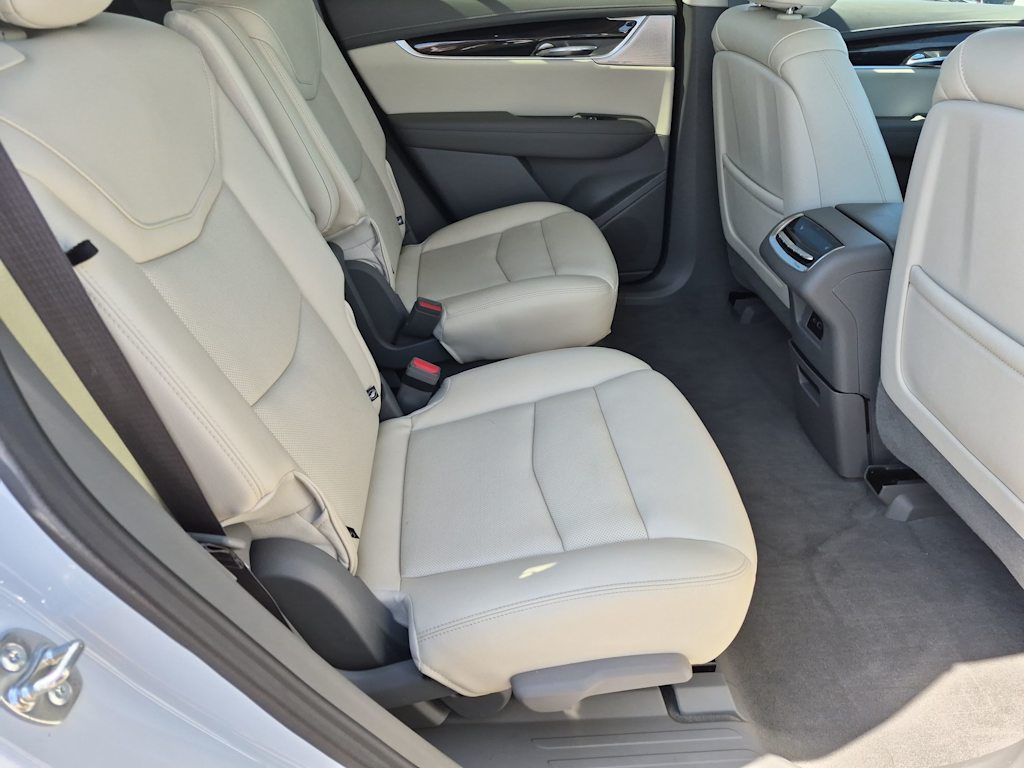 Thumbnail: 2025 Cadillac XT6 - 30