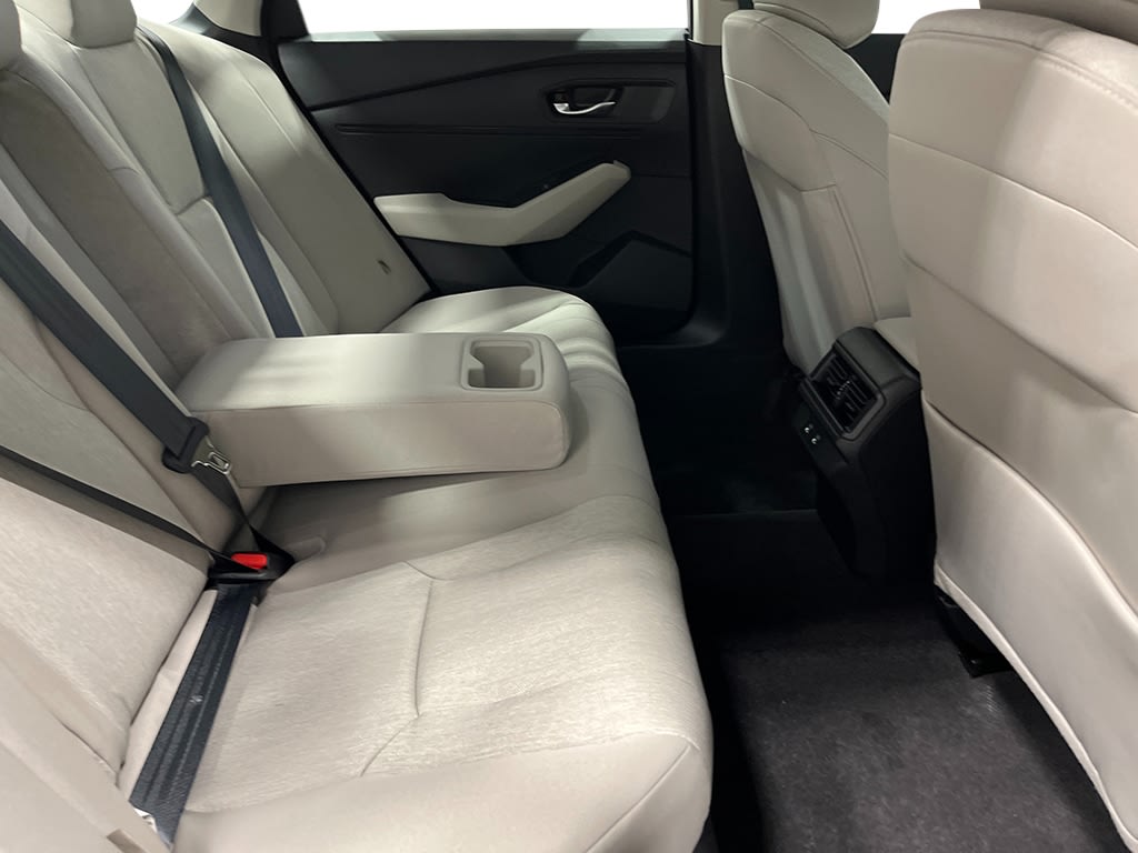 2025 Honda Accord SE 27