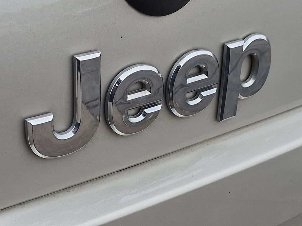Thumbnail: 2008 Jeep Grand Cherokee - 25