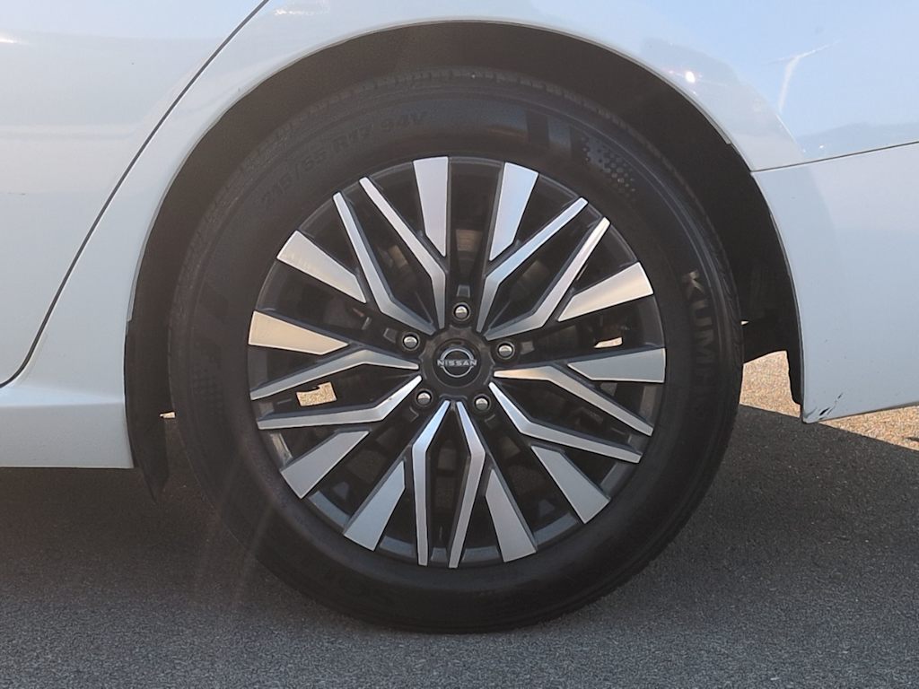 Thumbnail: 2025 Nissan Altima - 8