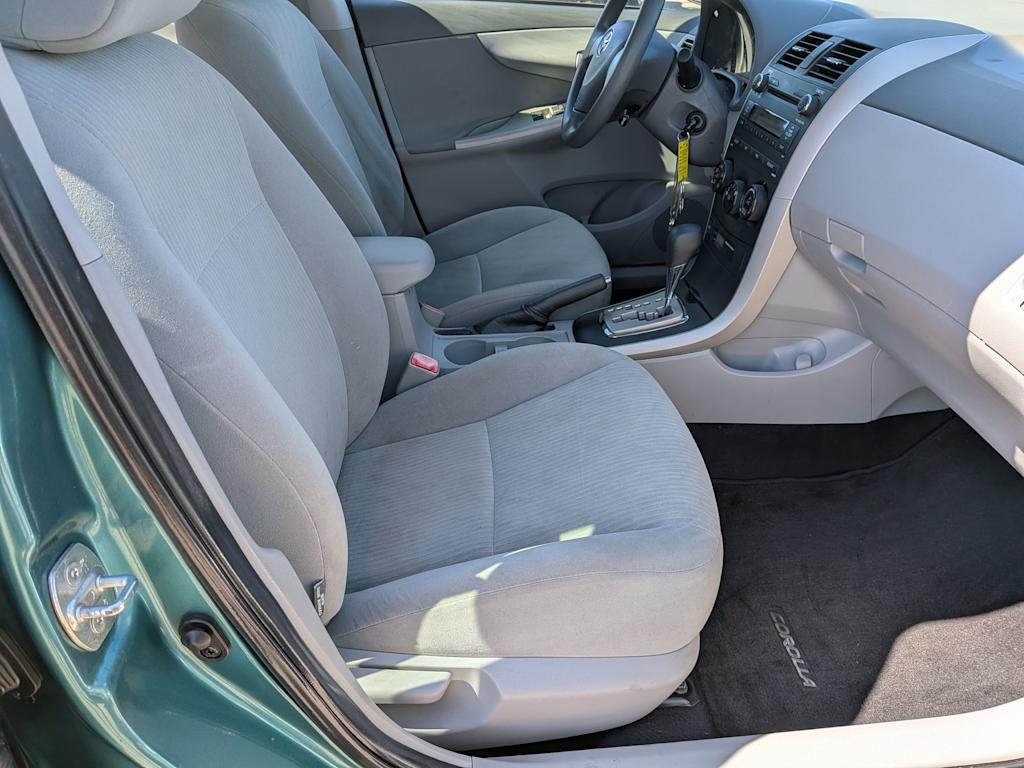 Thumbnail: 2010 Toyota Corolla - 11