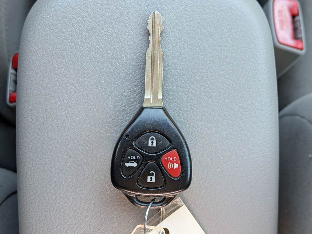 Thumbnail: 2010 Toyota Corolla - 18
