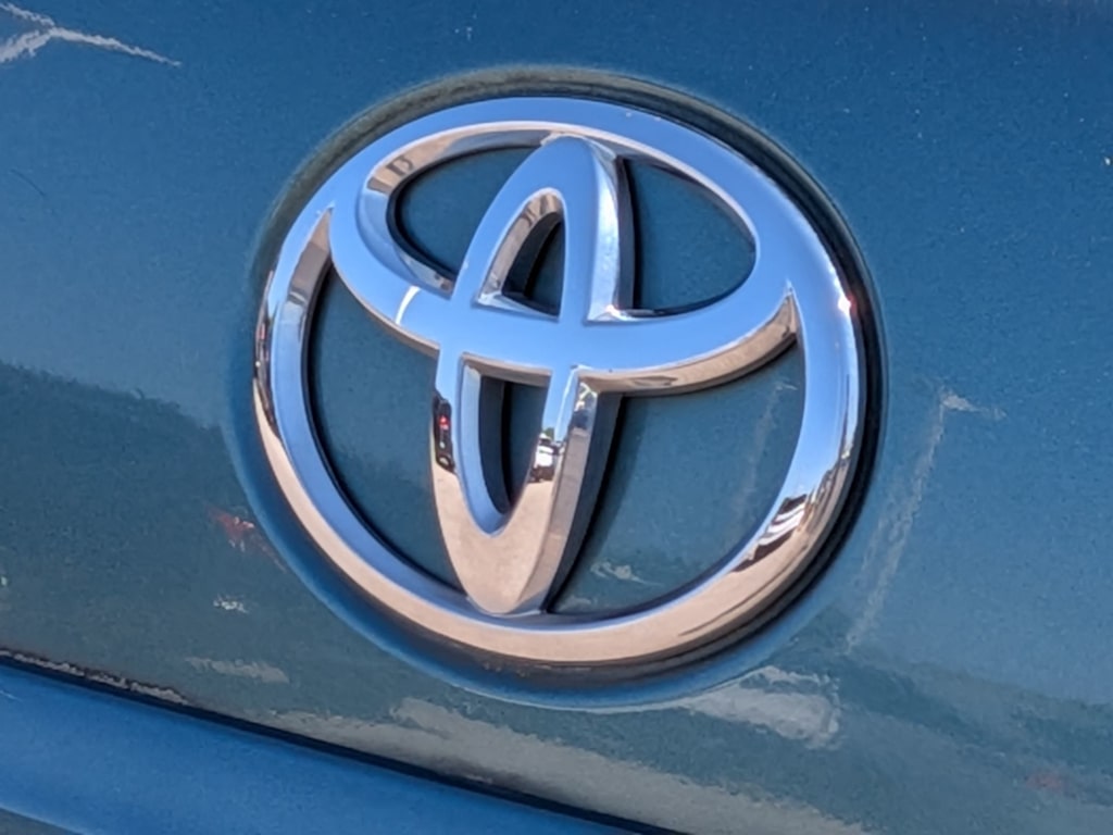 Thumbnail: 2010 Toyota Corolla - 25