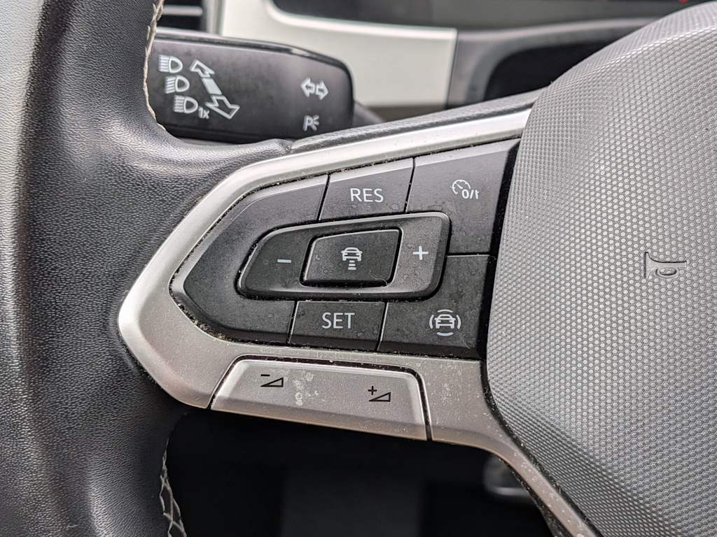 Thumbnail: 2021 Volkswagen Atlas - 30