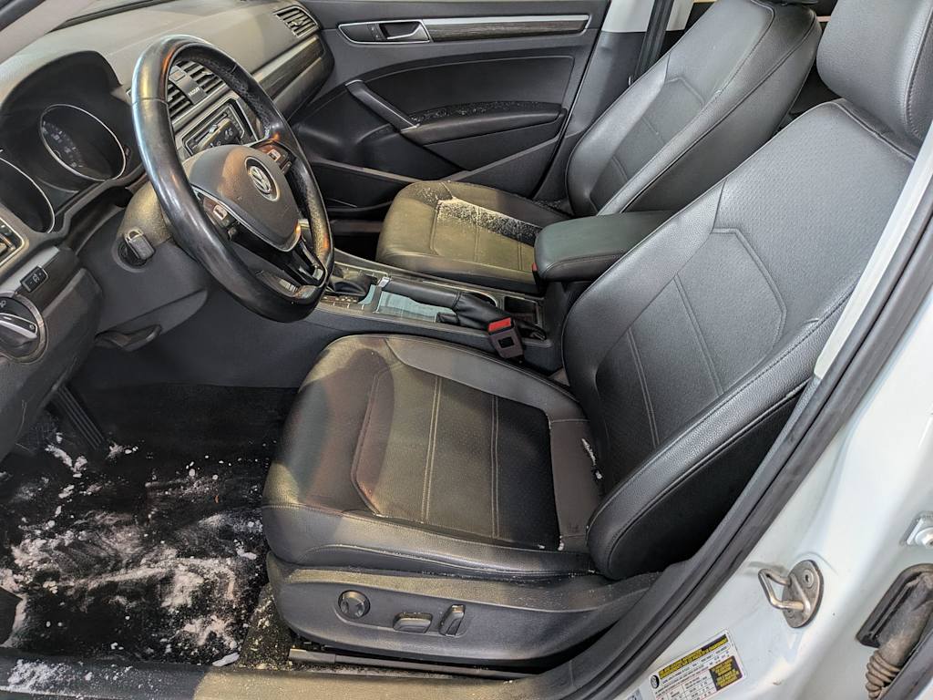 Thumbnail: 2018 Volkswagen Passat - 10