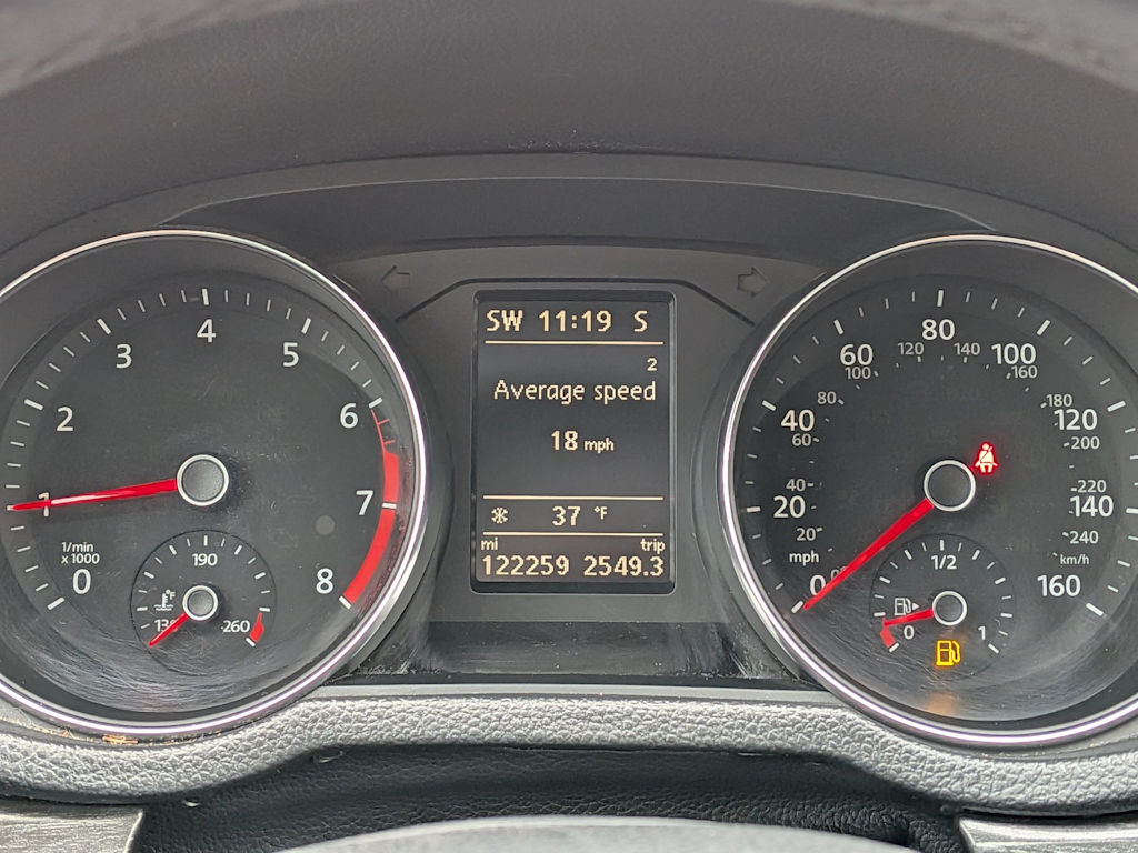 Thumbnail: 2018 Volkswagen Passat - 16