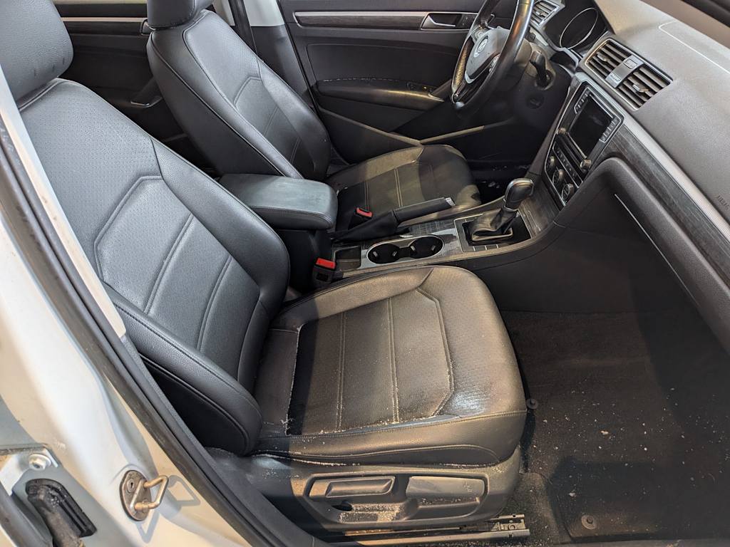 Thumbnail: 2018 Volkswagen Passat - 11