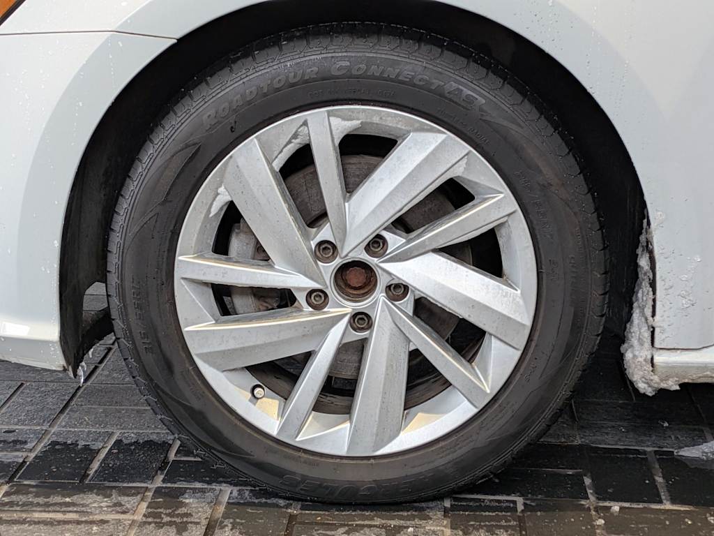 Thumbnail: 2018 Volkswagen Passat - 8