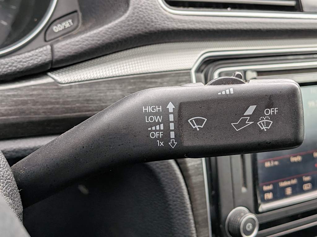 Thumbnail: 2018 Volkswagen Passat - 31