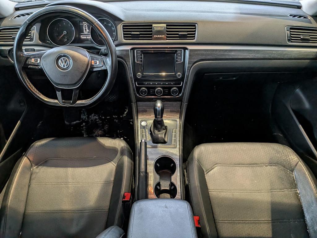 Thumbnail: 2018 Volkswagen Passat - 9