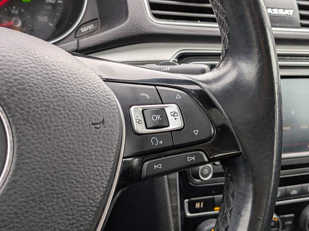 Thumbnail: 2018 Volkswagen Passat - 30