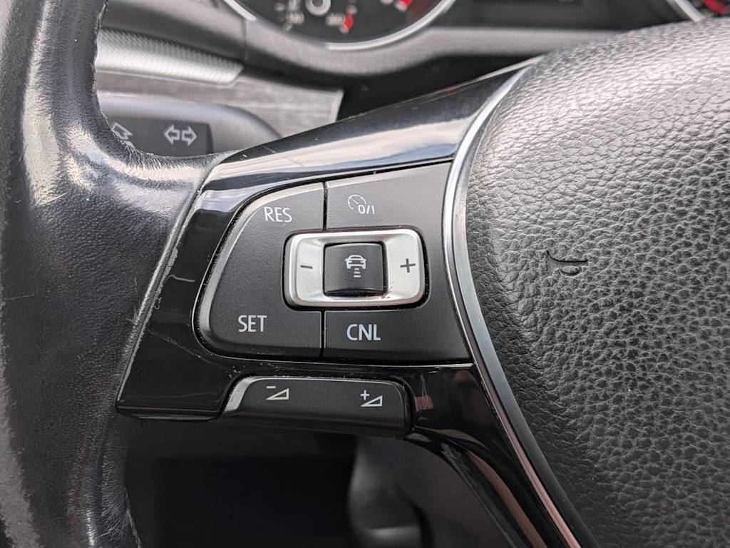 Thumbnail: 2018 Volkswagen Passat - 30