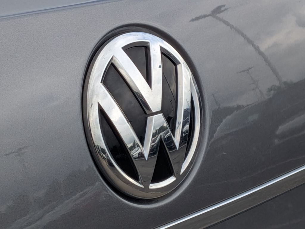 Thumbnail: 2018 Volkswagen Passat - 25