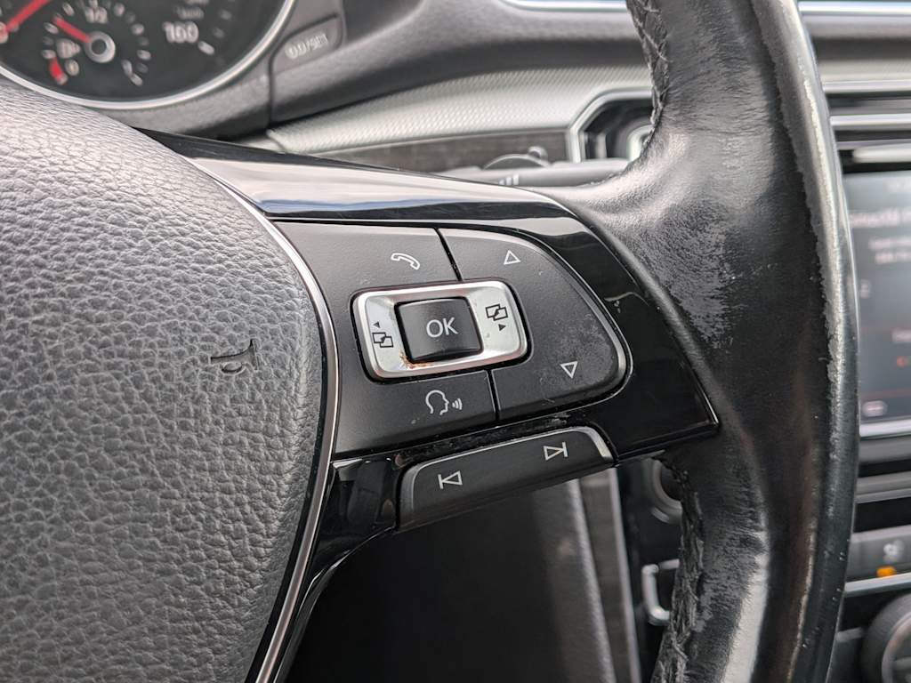 Thumbnail: 2018 Volkswagen Passat - 31