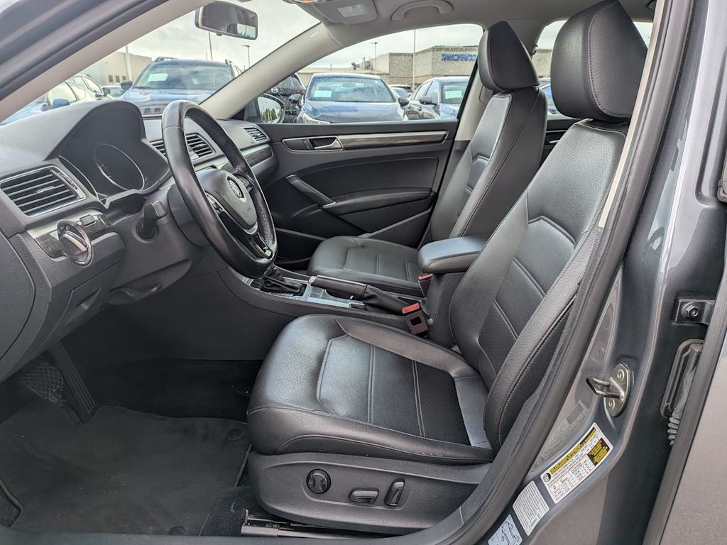 Thumbnail: 2018 Volkswagen Passat - 10
