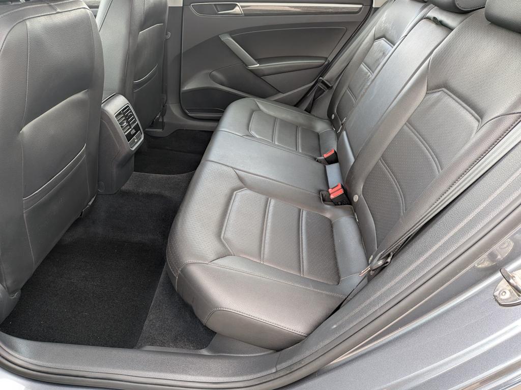Thumbnail: 2018 Volkswagen Passat - 28