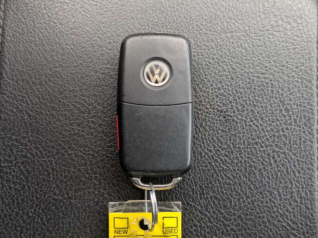 Thumbnail: 2018 Volkswagen Passat - 18