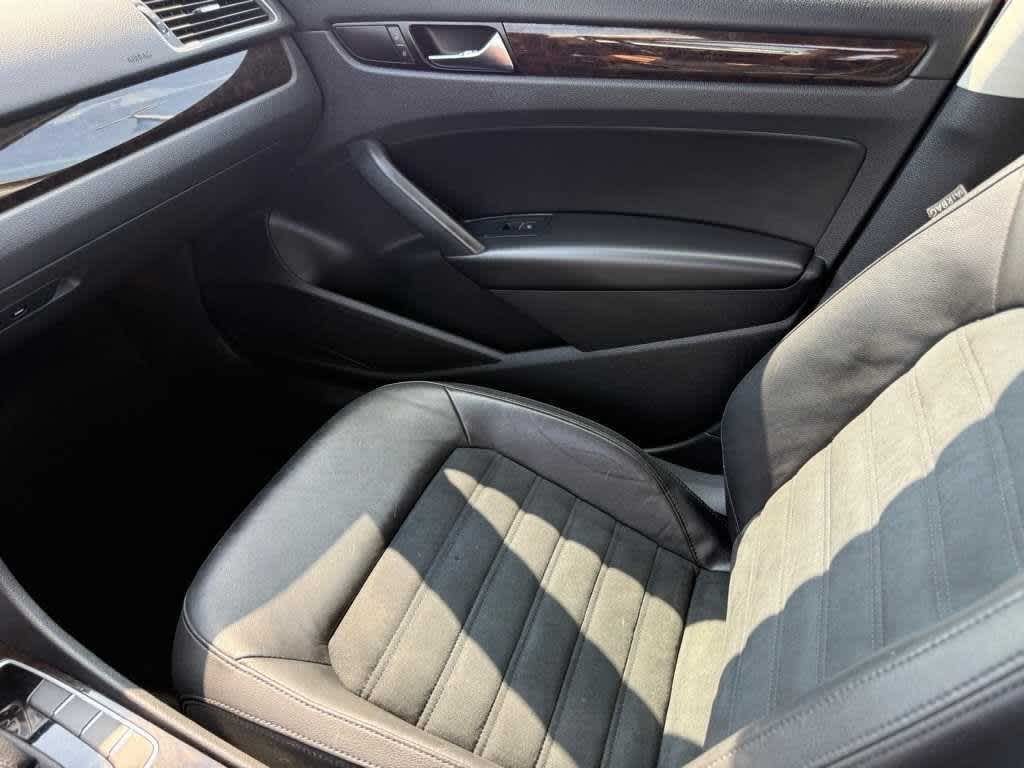 Thumbnail: 2014 Volkswagen Passat - 9