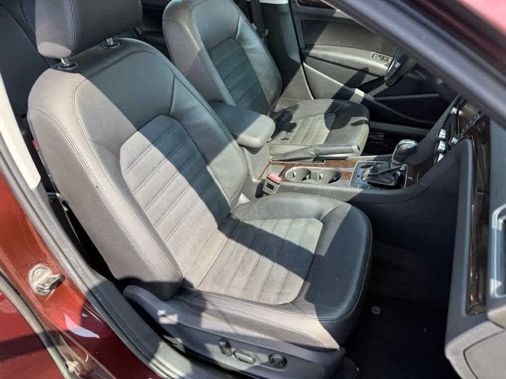 Thumbnail: 2014 Volkswagen Passat - 8