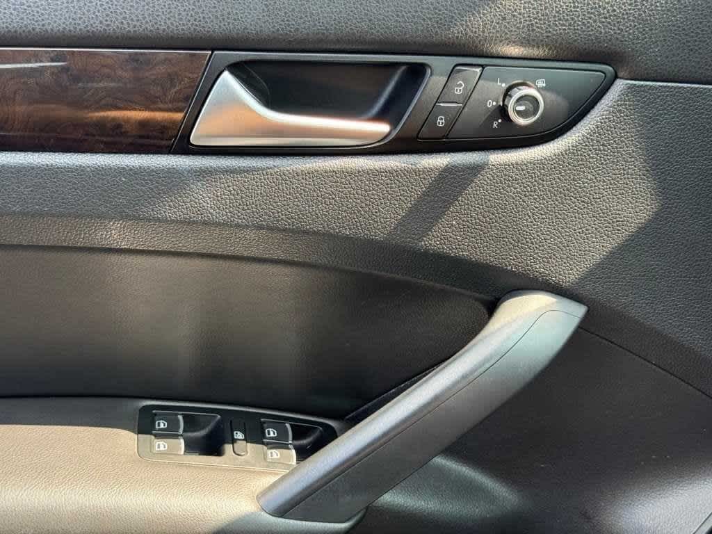 Thumbnail: 2014 Volkswagen Passat - 27