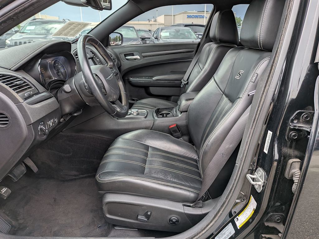 Thumbnail: 2016 Chrysler 300 - 9