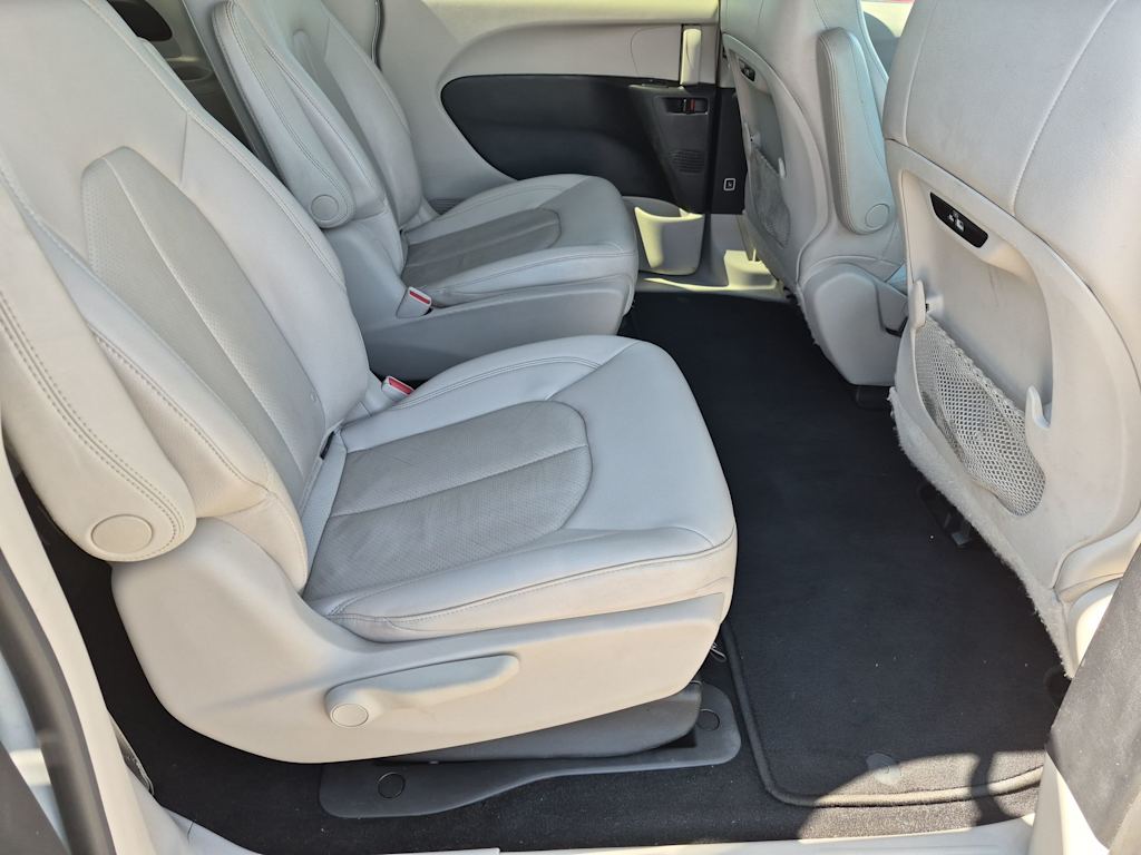 Thumbnail: 2021 Chrysler Pacifica - 25