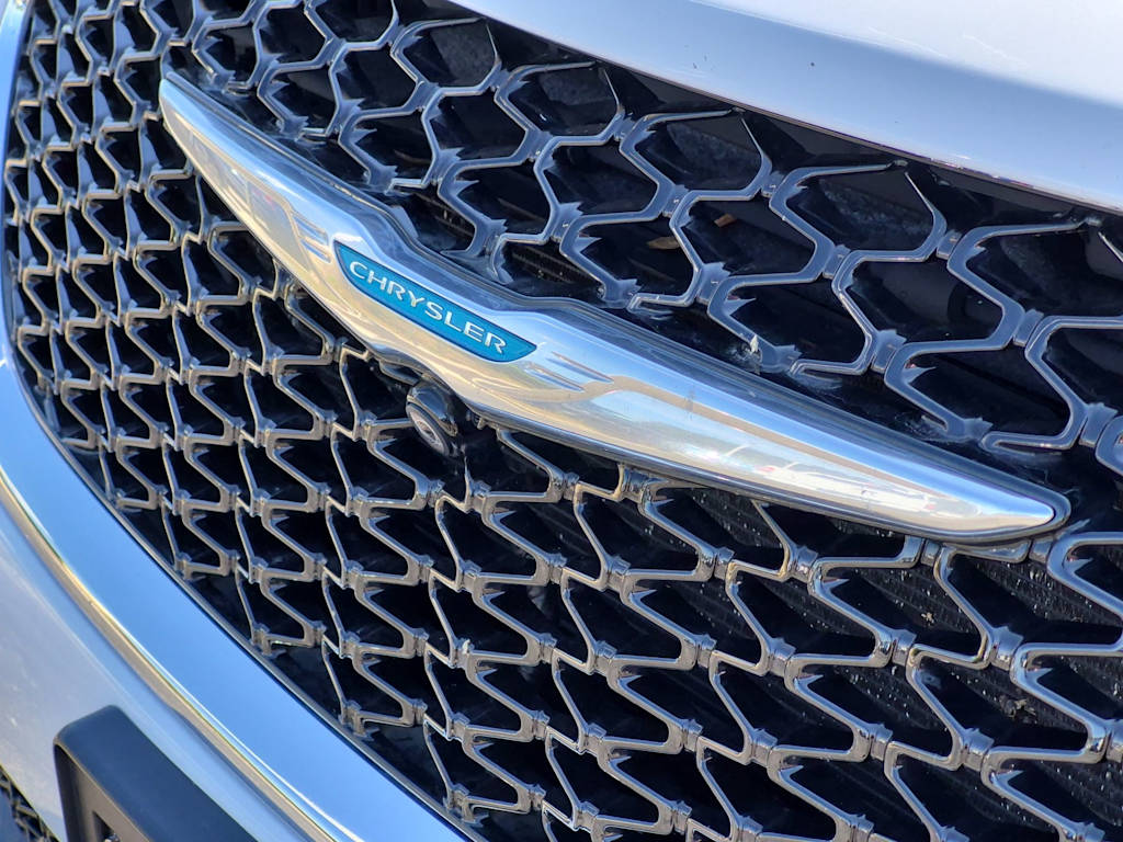 Thumbnail: 2021 Chrysler Pacifica - 23