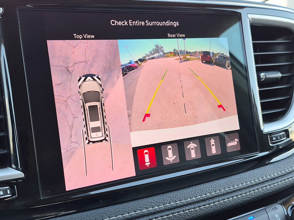Thumbnail: 2021 Chrysler Pacifica - 30