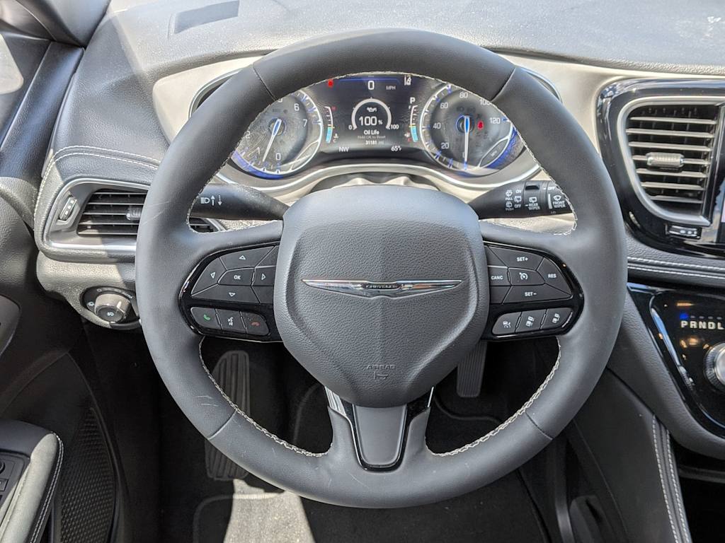 Thumbnail: 2023 Chrysler Pacifica - 14