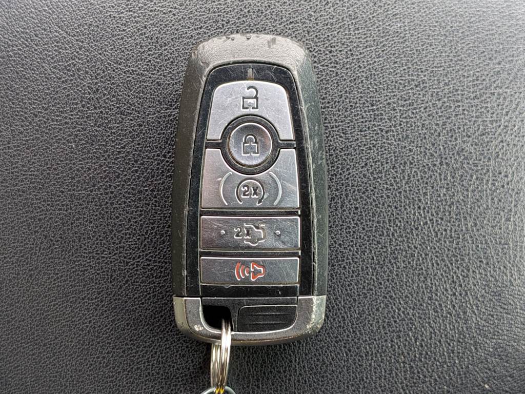 Thumbnail: 2019 Ford Edge - 15
