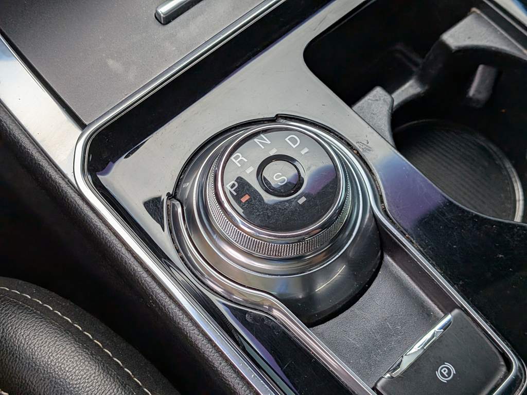 Thumbnail: 2019 Ford Edge - 32